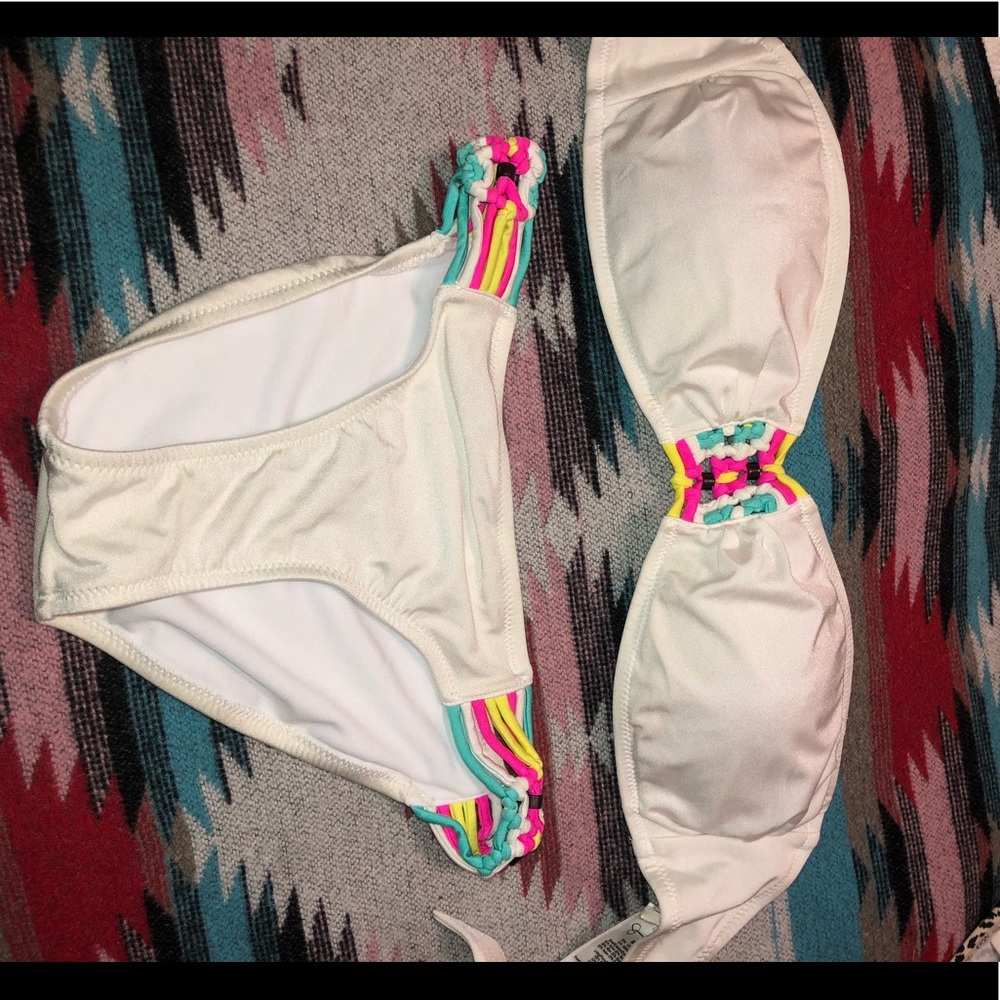 Jessica Simpson bathing suit!